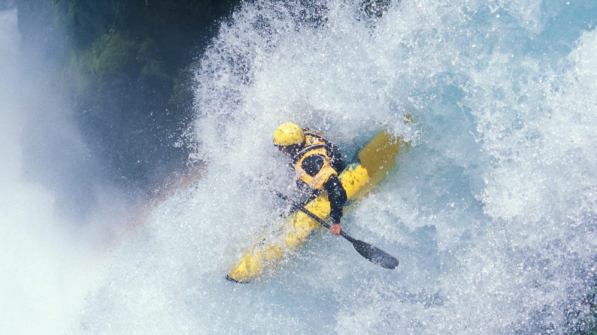 开云APP-轮滑球赛：速度技巧完美结合的表演，轮滑球战术技巧